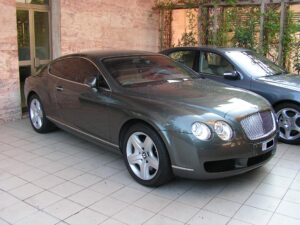 Ultra Luxury Saloon – Obsidian